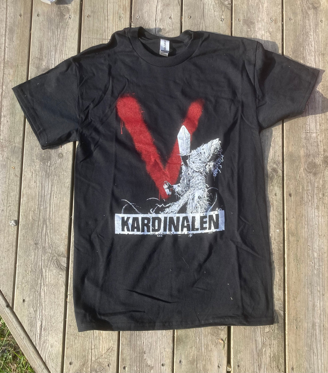 Kardinal Synd - V (t-shirt)